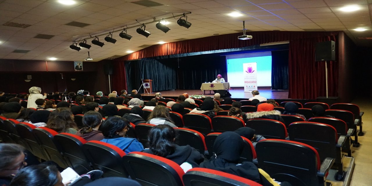 Prof. Dr. Ümit Meriç, 77. doğum gününde adının verildiği İmam Hatip Lisesi'nde konuştu