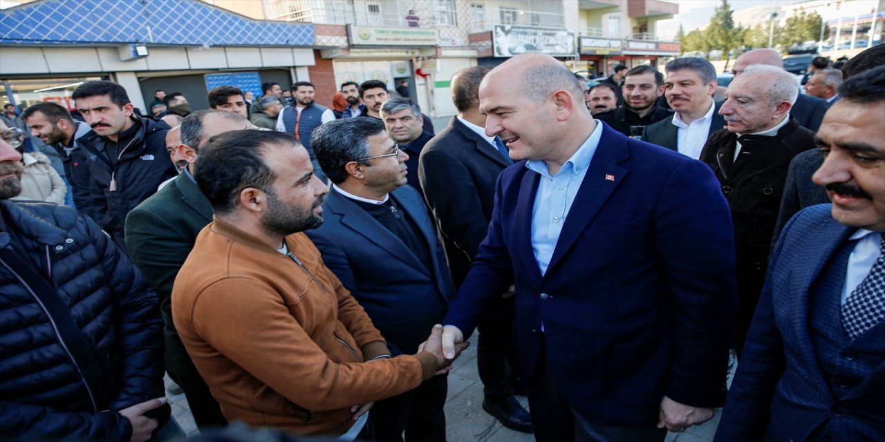 İçişleri Bakanı Soylu, Derik ve Nusaybin'deydi.