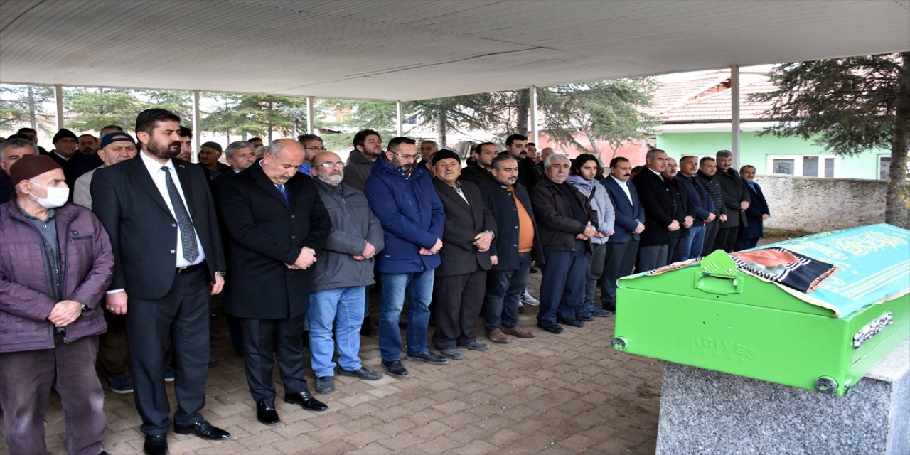 Denizli'de kocası tarafından öldürülen hemşirenin cenazesi Kırıkkale'de defnedildi