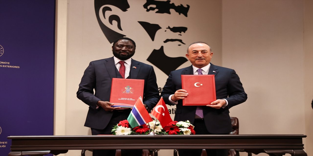 Gambiya Dışişleri Bakanı ve Bakan Çavuşoğlu ile ortak basın toplantısı yapıldı.