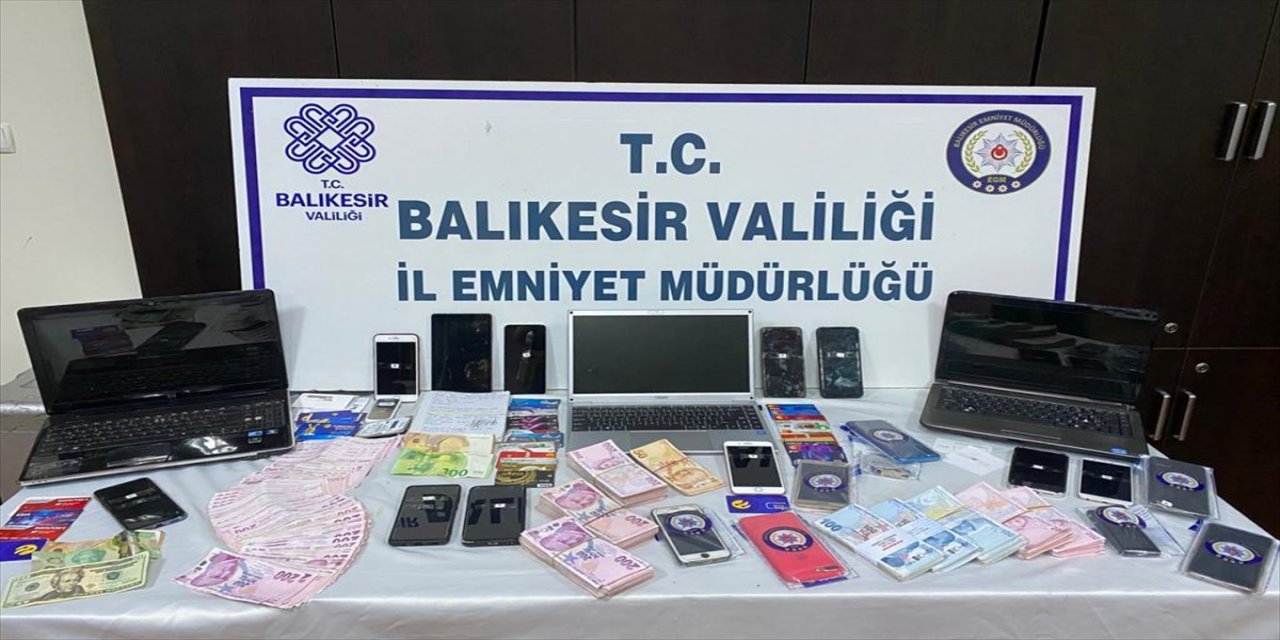 Balıkesir merkezli sahte ilanla dolandırıcılıktan 31 kişi gözaltına alındı.