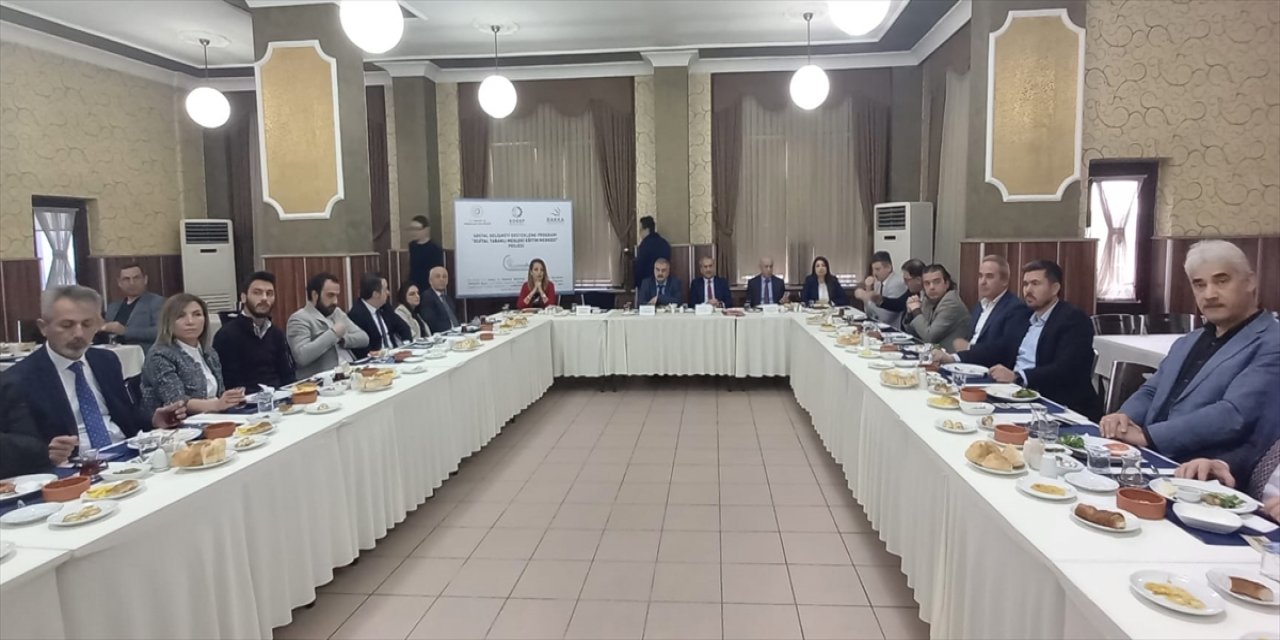 Karabük'te Dijital Tabanlı Mesleki Eğitim projesi tanıtıldı.