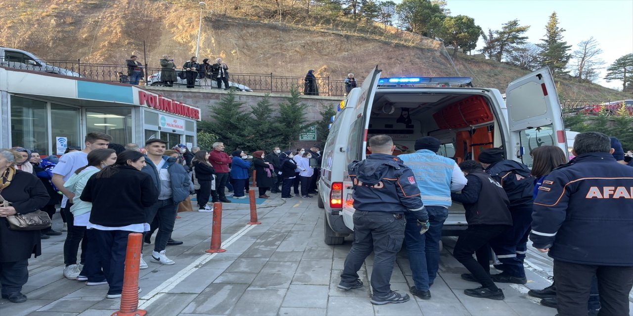 Artvin Devlet Hastanesi'nde yangın tatbikatı yapıldı.