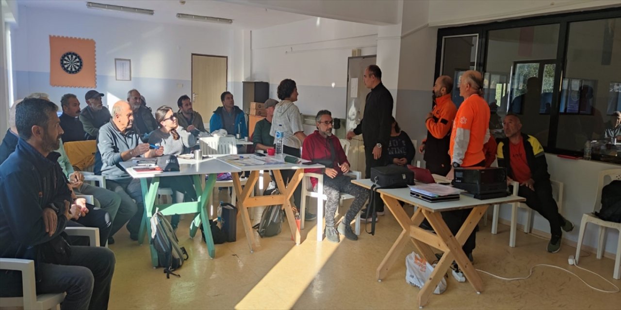 Muğla'da yaz yürüyüş liderliği eğitimi devam ediyor.