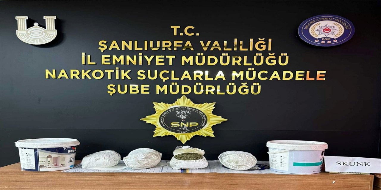 Şanlıurfa'da 2 kişi boya kovalarına sakladıkları uyuşturucuyla yakalandı