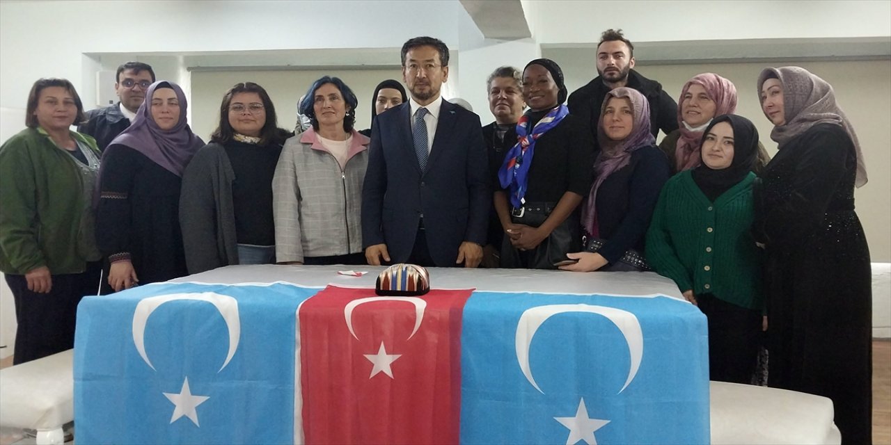 ABD'li sanatçı Della Miles, Muğla'da hayranlarıyla buluştu.