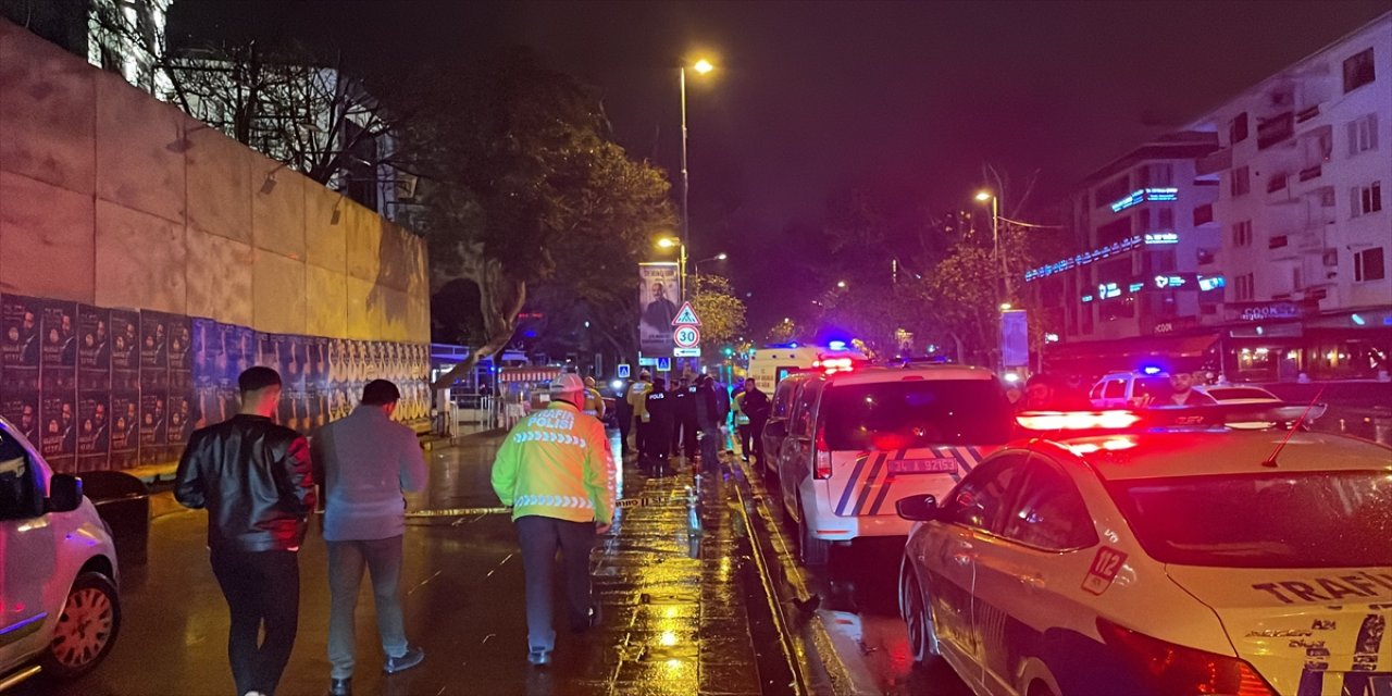 Bağdat Caddesi'nde bir kişi araç çarpması sonucu hayatını kaybetti.