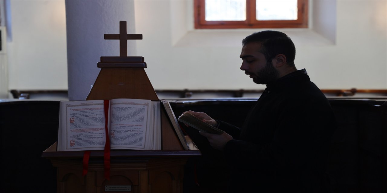 Kenya'da bir kilisede açlıktan ölmüş 4 kişi bulundu