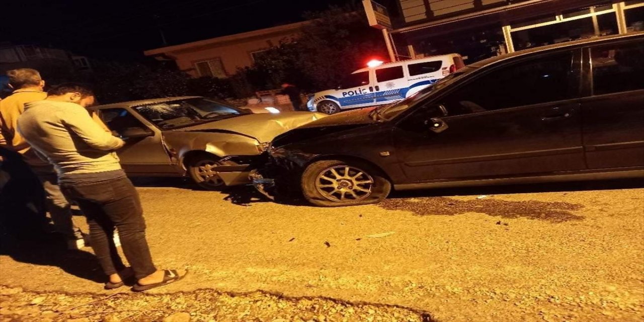 Mersin'de belediyenin iş makinesini çalarak 3 araca zarar veren kişi tutuklandı