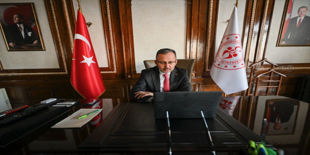 Gençlik ve Spor Bakanı "Yılın Fotoğrafları" oylamasında yerini aldı.