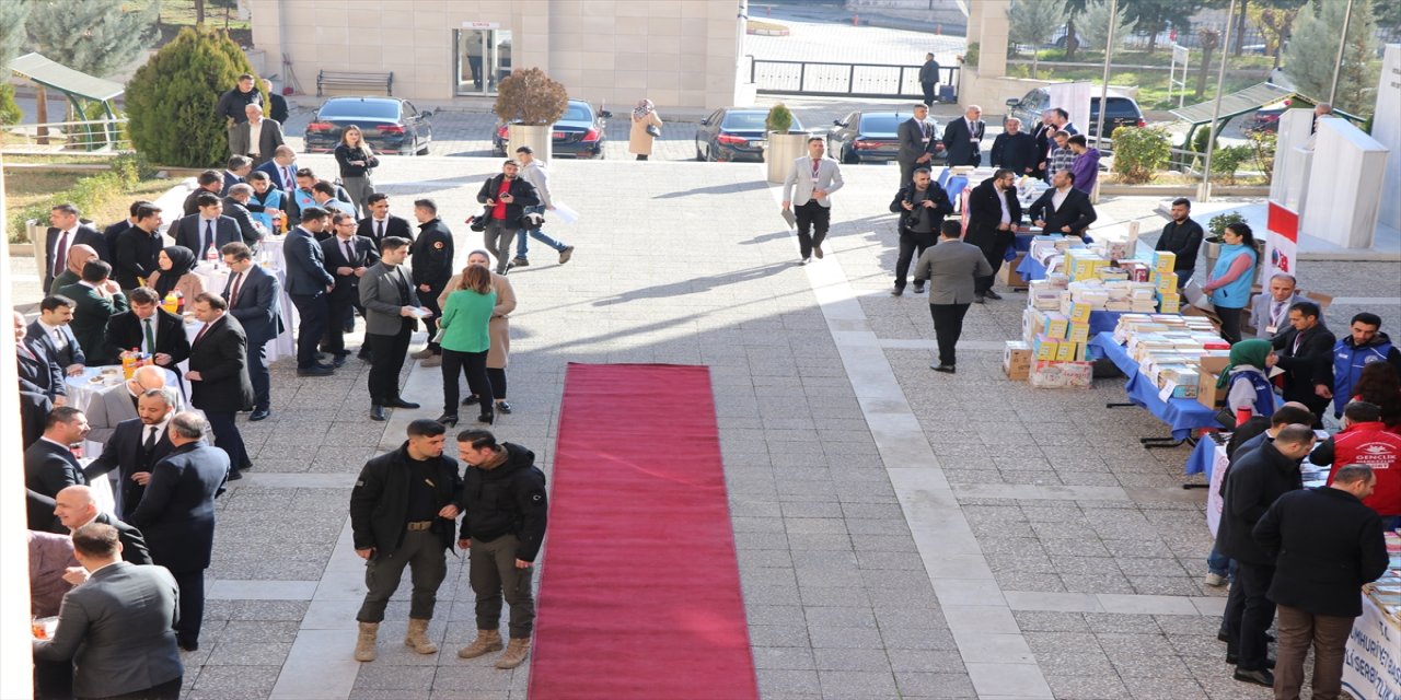 Siirt'te Şehit Cumhuriyet Savcısı Kiraz anısına kitap bağış kampanyası düzenlendi
