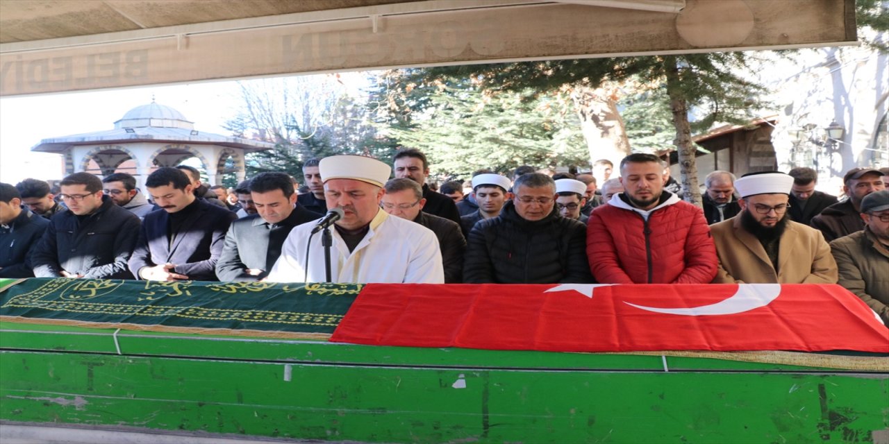 Evinde ölü bulunan Gümüşhacıköy Cumhuriyet Savcısı Atabaş'ın cenazesi Yozgat'ta defnedildi