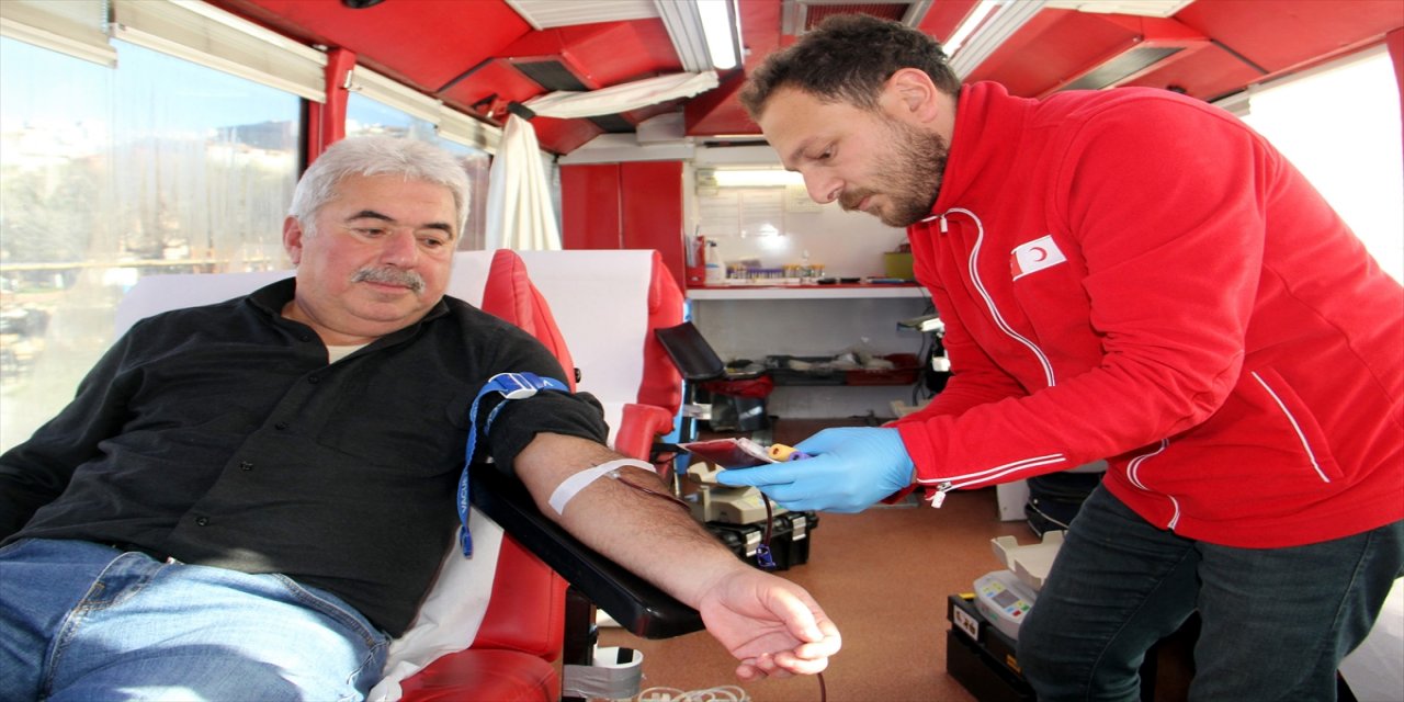 Sinoplu bağışçı 23 yılda 57  kez kan bağışı yaptı