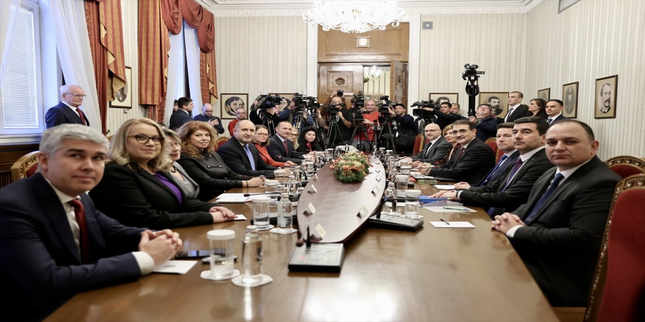 Bulgaristan Cumhurbaşkanı Radev, Bakan Dönmez’i kabul etti.