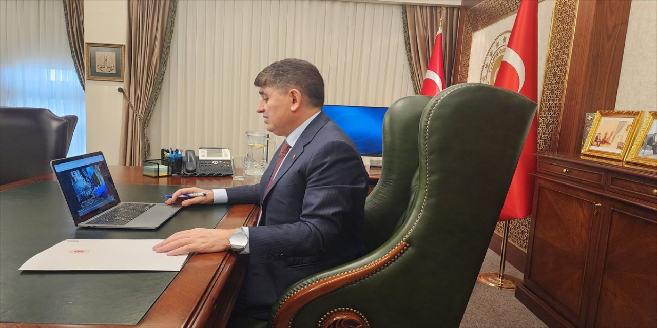 Türkiye'nin Doha Büyükelçisi Göksu "Yılın Fotoğrafları" oylamasına katıldı.