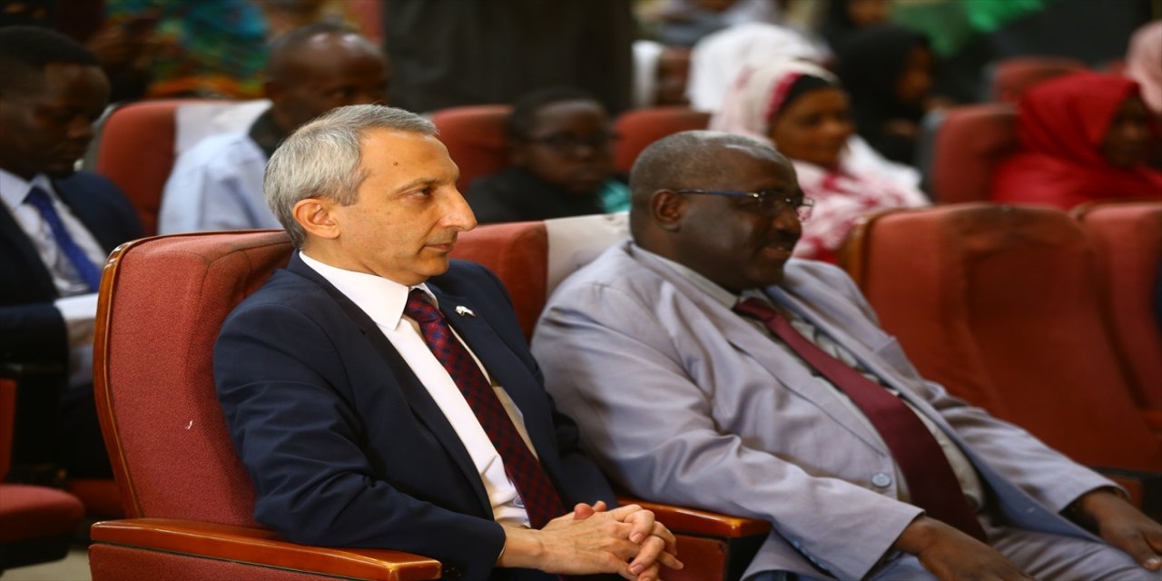 Türkiye'nin Hartum Büyükelçisi Çobanoğlu, Sudan'ın "Bağımsızlık Günü" kutlamalarına katıldı