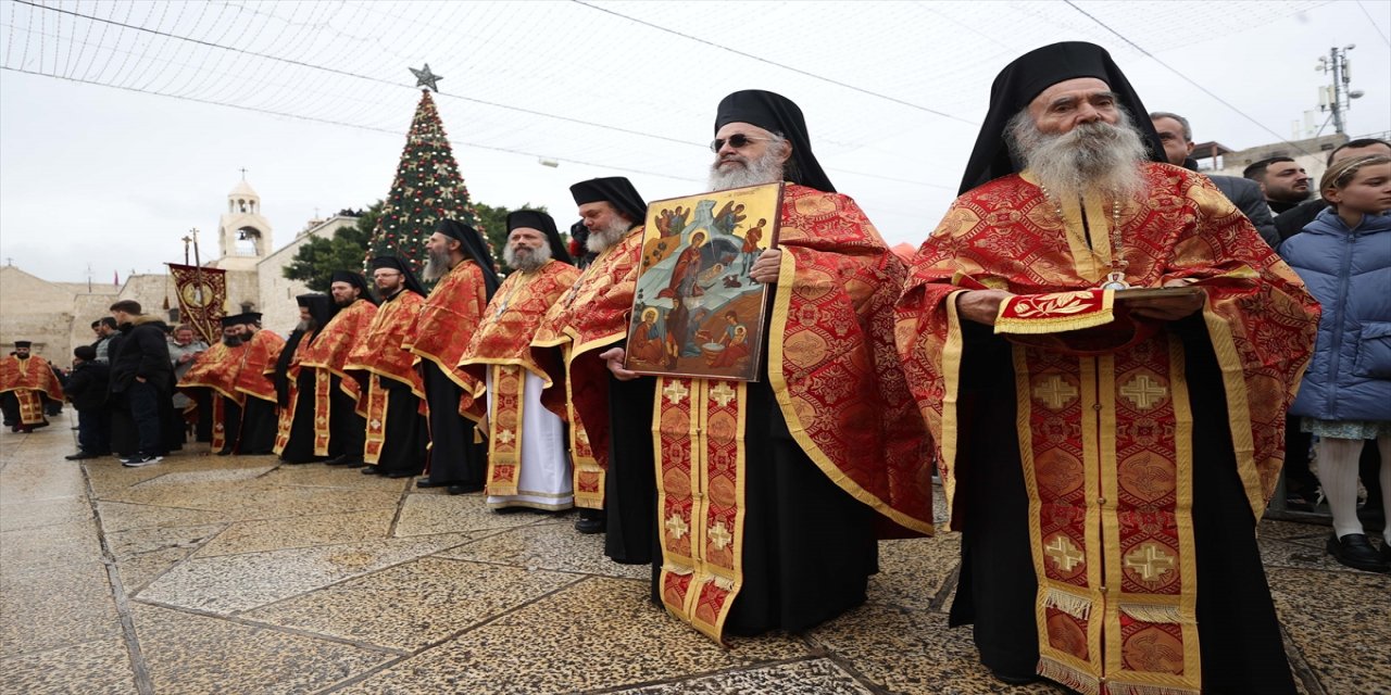 Beytüllahim'de Ortodoks Hristiyanlar Noel kutlamalarına başladı.