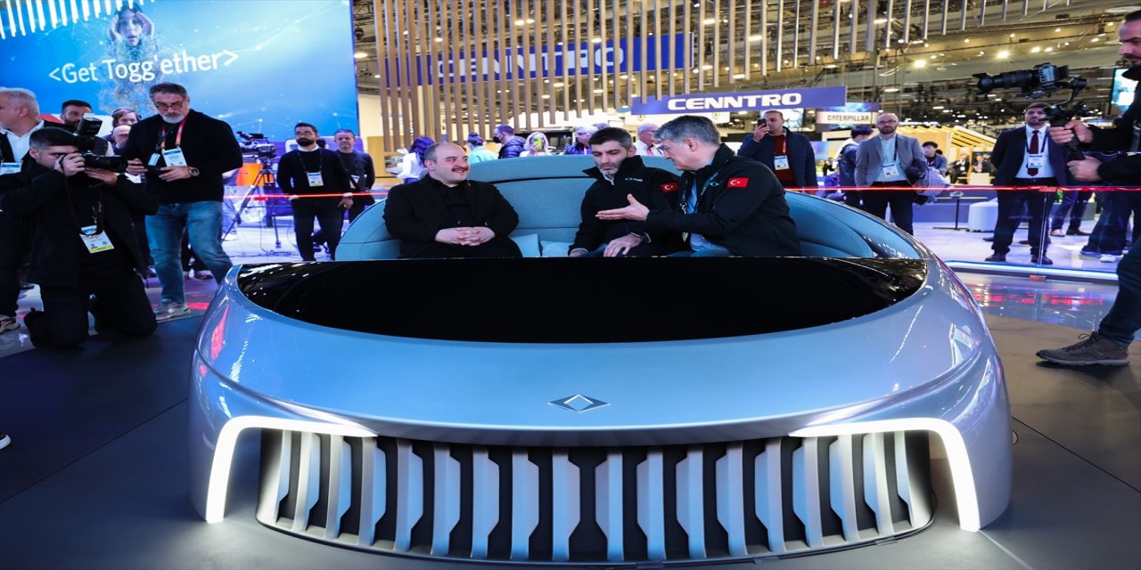 Bakan Varank, Togg'un "Dijital Mobilite Bahçesi"ni ziyaret etti.