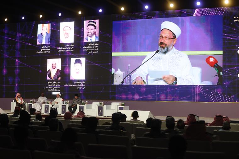 Diyanet İşleri Başkanı Prof. Dr. Ali Erbaş Suudi Arabistan’da Hac ve Umre Konferansına katıldı