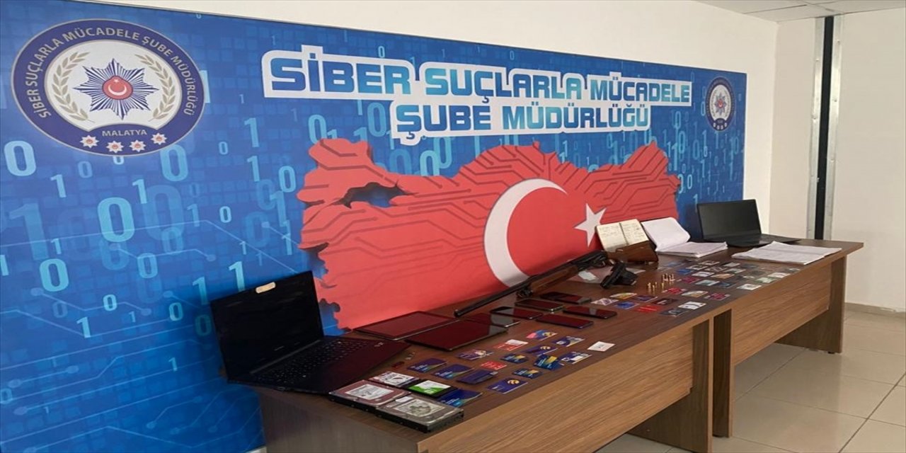 Malatya merkezli operasyonda 21 şüpheli yakalandı.