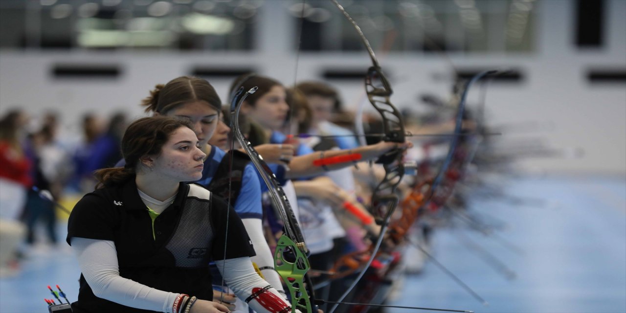 Okçulukta 2023 Salon Federasyon Kupası başladı.