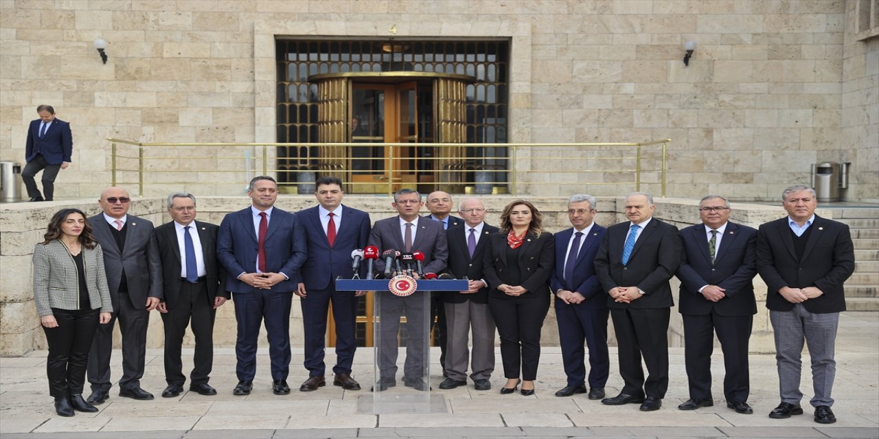 CHP'li milletvekillerinden Ali Mahir Başarır'a destek