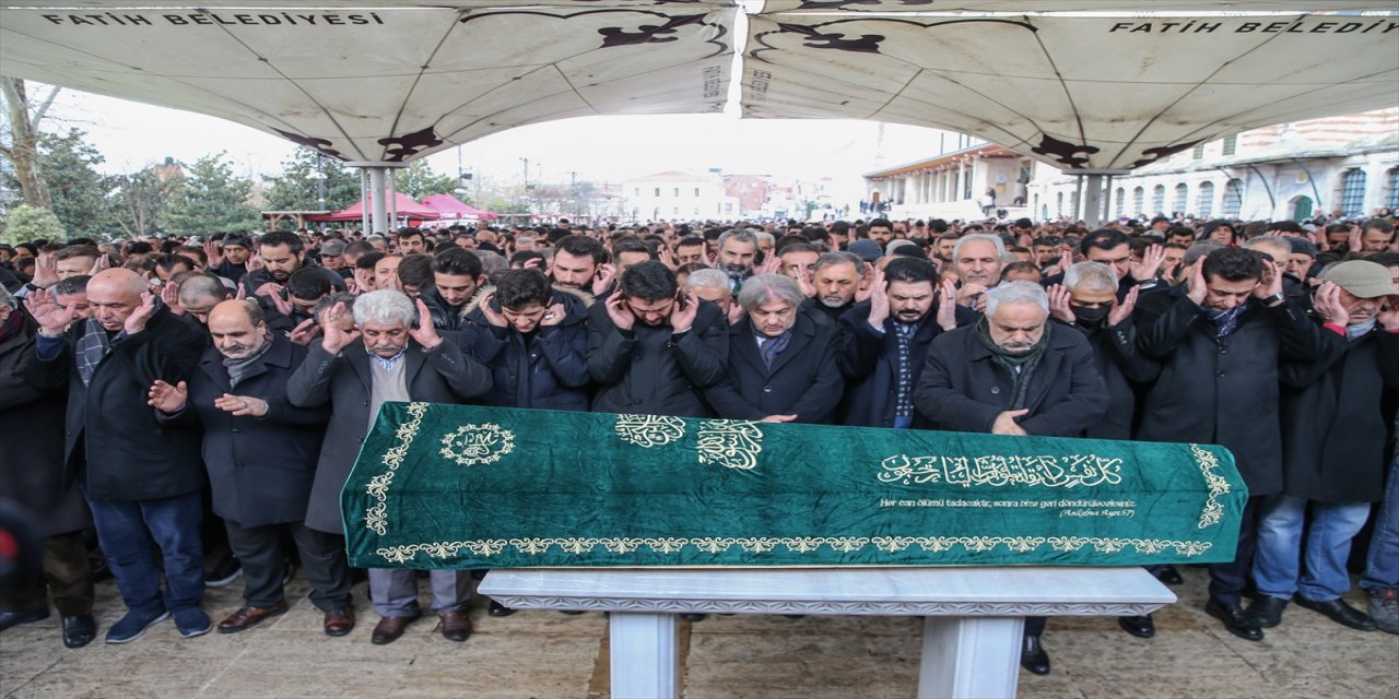 Sanatçı Burhan Çaçan'ın cenaze namazı kılındı.