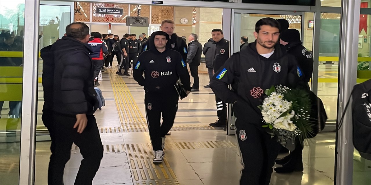 Beşiktaş kafilesi Konya'ya giriş yaptı.