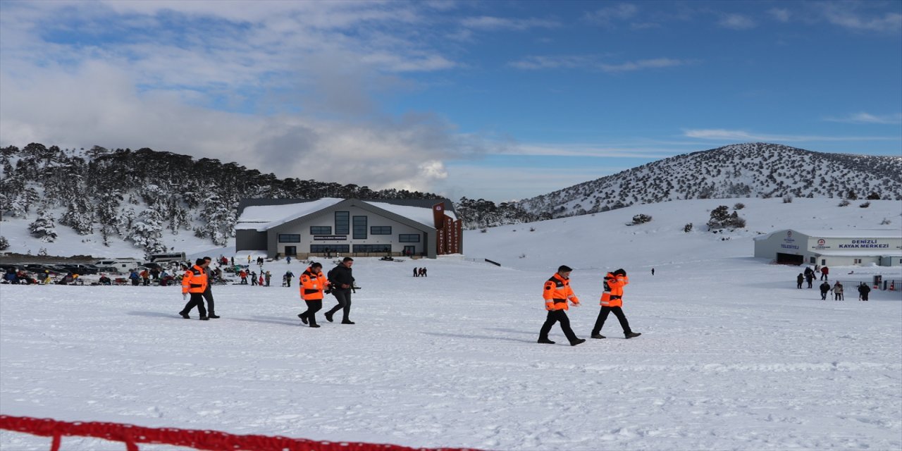 Denizli Kayak Merkezi yeni sezonu açtı.