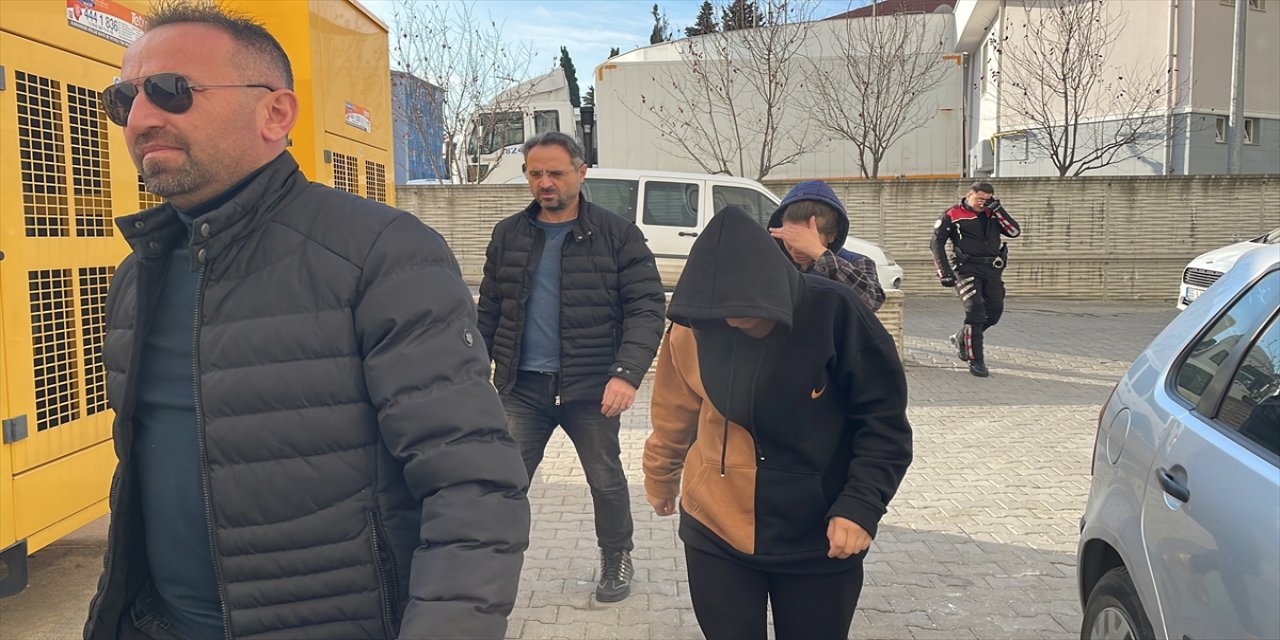 Samsun'da evlerden hırsızlık yaptıkları iddiasıyla 3 kadın zanlı yakalandı