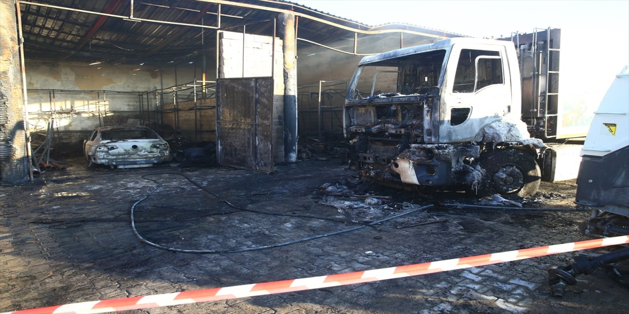 Garajda yangın çıktı bir makam aracı kullanılamaz hale geldi.