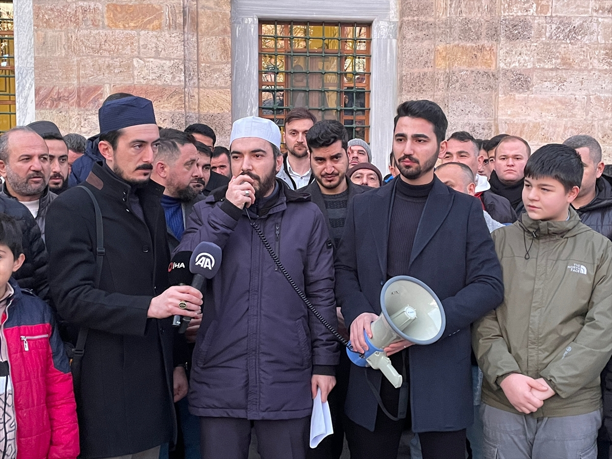 Kur'an başımızın tacı