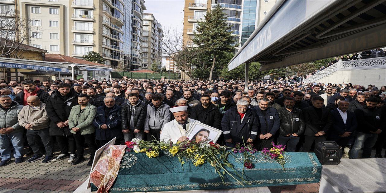 Malta'da hayatını kaybeden Pelin Kaya'nın cenazesi Esenyurt'ta toprağa verildi