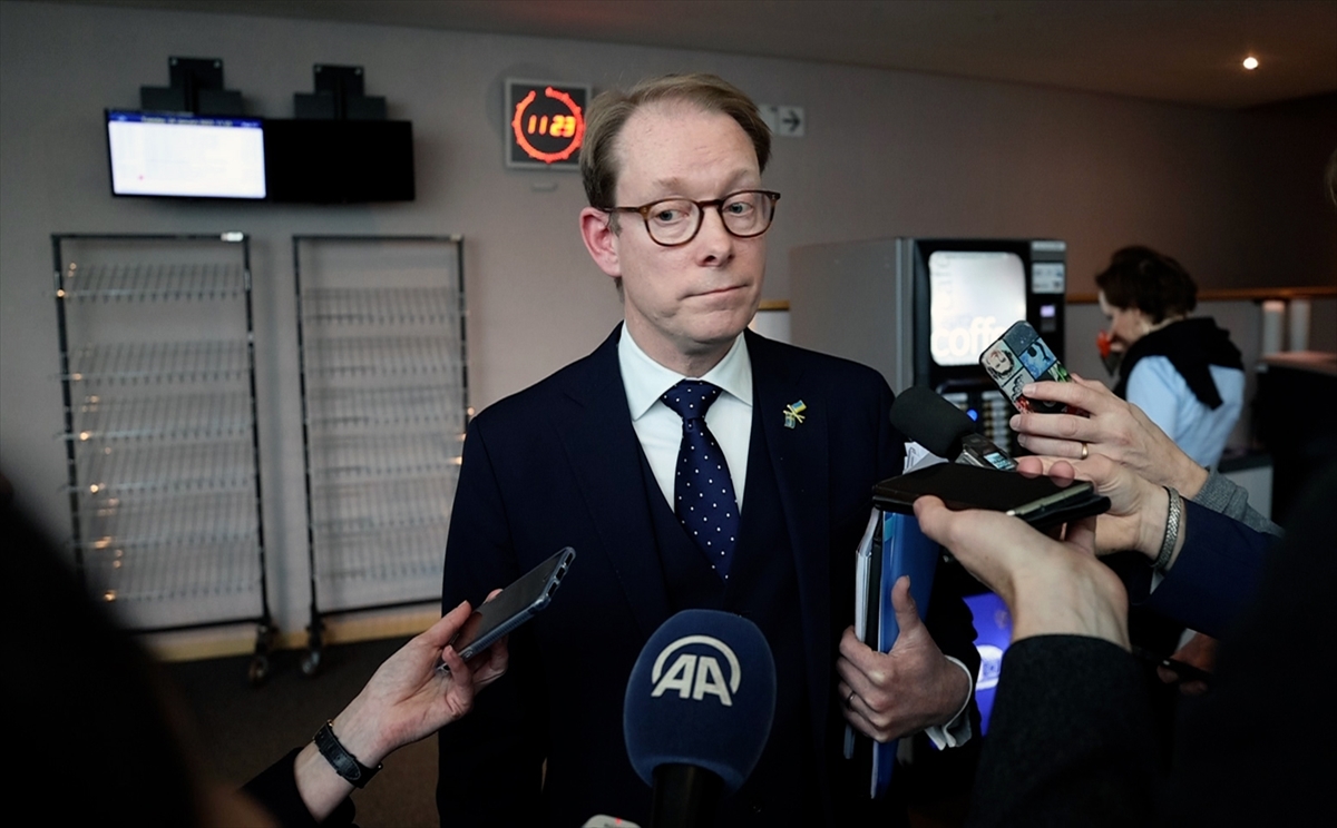 İsveç Dışişleri Bakanı, Kur'an-ı Kerim yakılmasıyla ilgili sorulara yanıt vermeden uzaklaştı