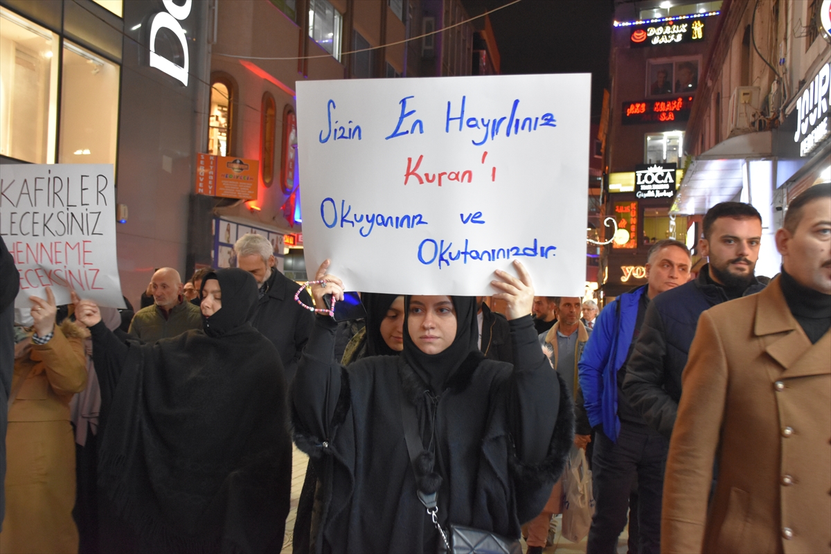 İsveç'te Kur'an-ı Kerim'in yakılması Trabzon'da protesto edildi