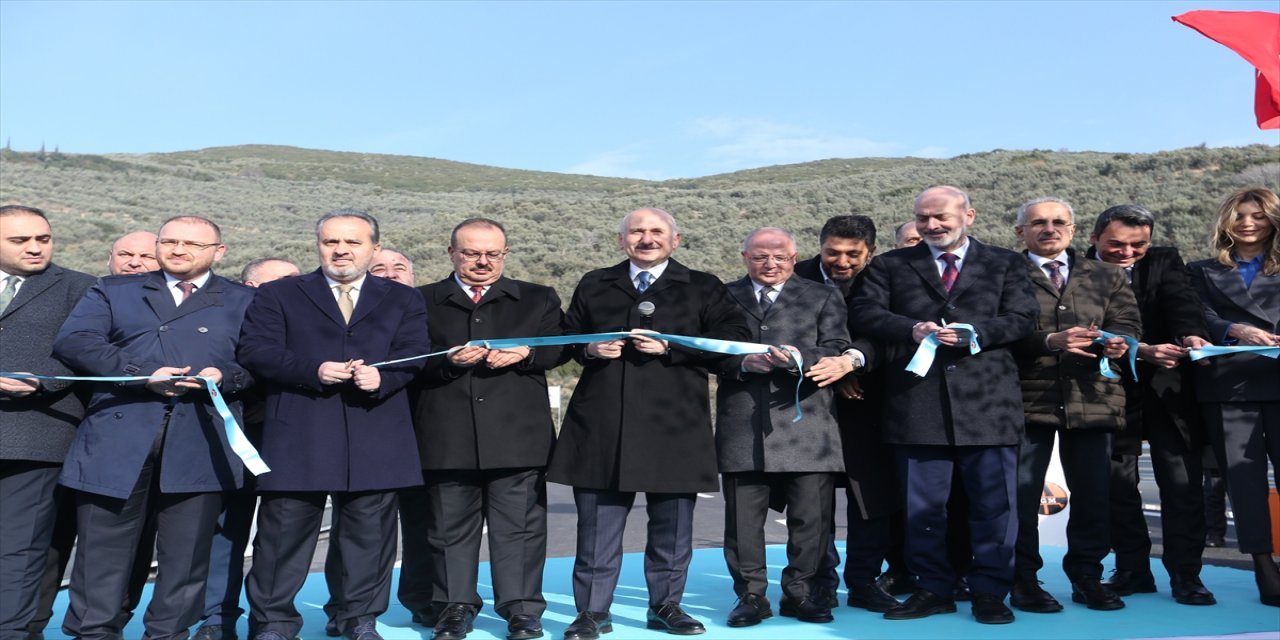 Bakan Karaismailoğlu, Gemlik-Yenimahalle Bağlantı Yolları Açılış Töreni'nde.