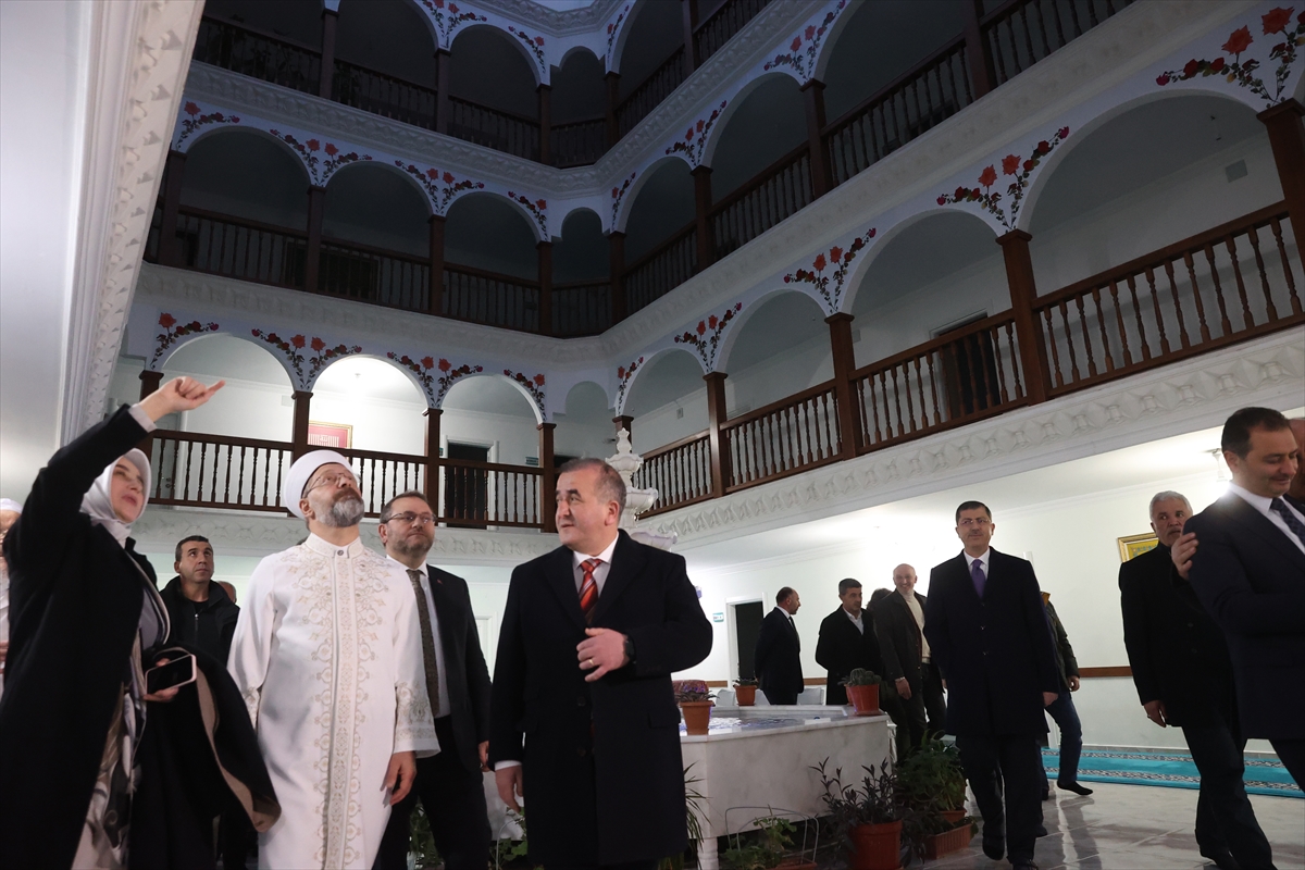 Diyanet İşleri Başkanı Erbaş, Tokat’ta Kur'an kurslarını ziyaret etti