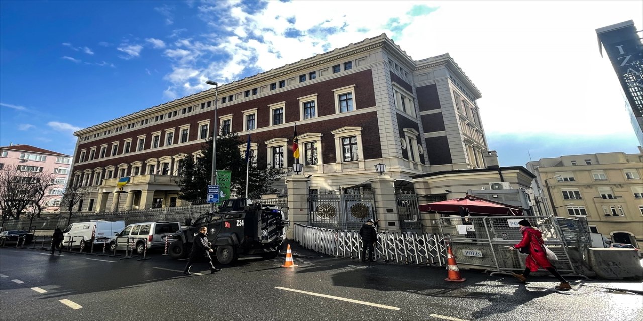 Almanya'nın İstanbul Başkonsolosluğu güvenlik nedenleriyle kapatıldı.