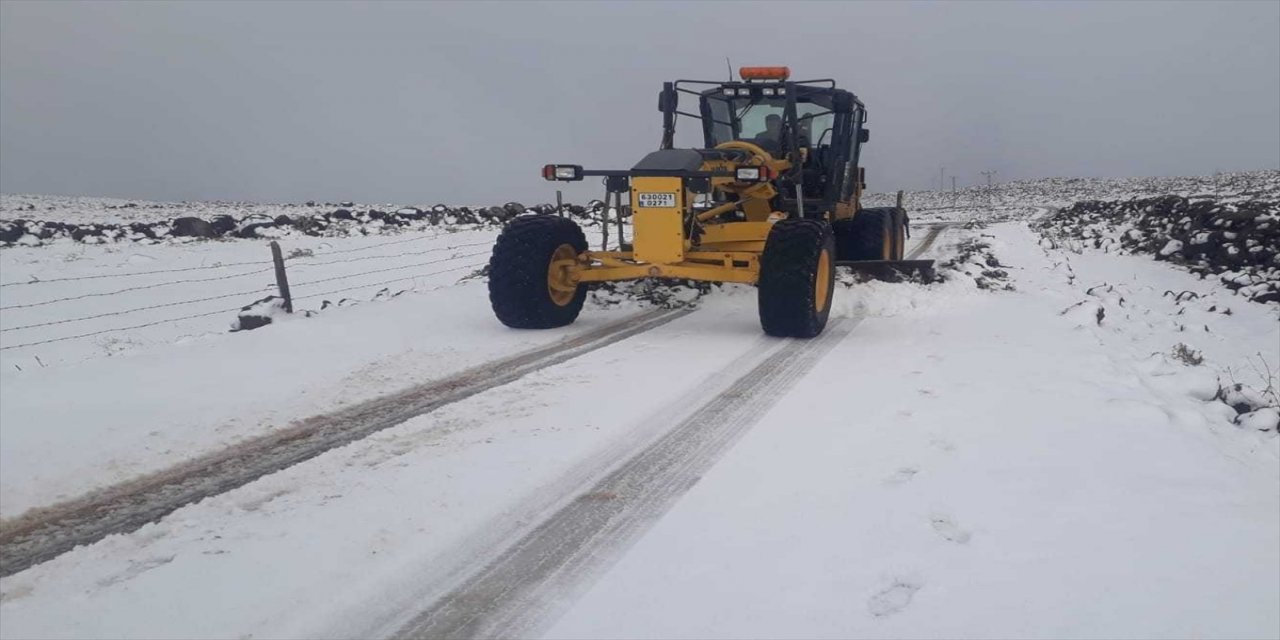 Şanlıurfa, Kahramanmaraş ve Malatya'da kar yağışı etkili oldu.