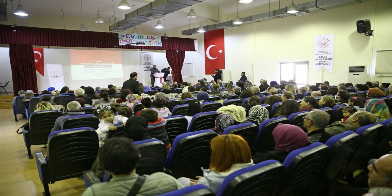 Adana'da "Çocukları anlama sanatı" eğitimi veriliyor.