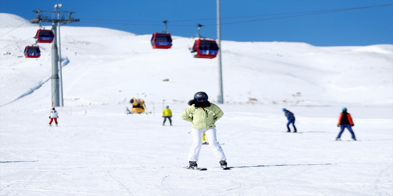 Erciyes yarıyıl tatilinde 600 binin üzerinde kişiyi ağırladı.