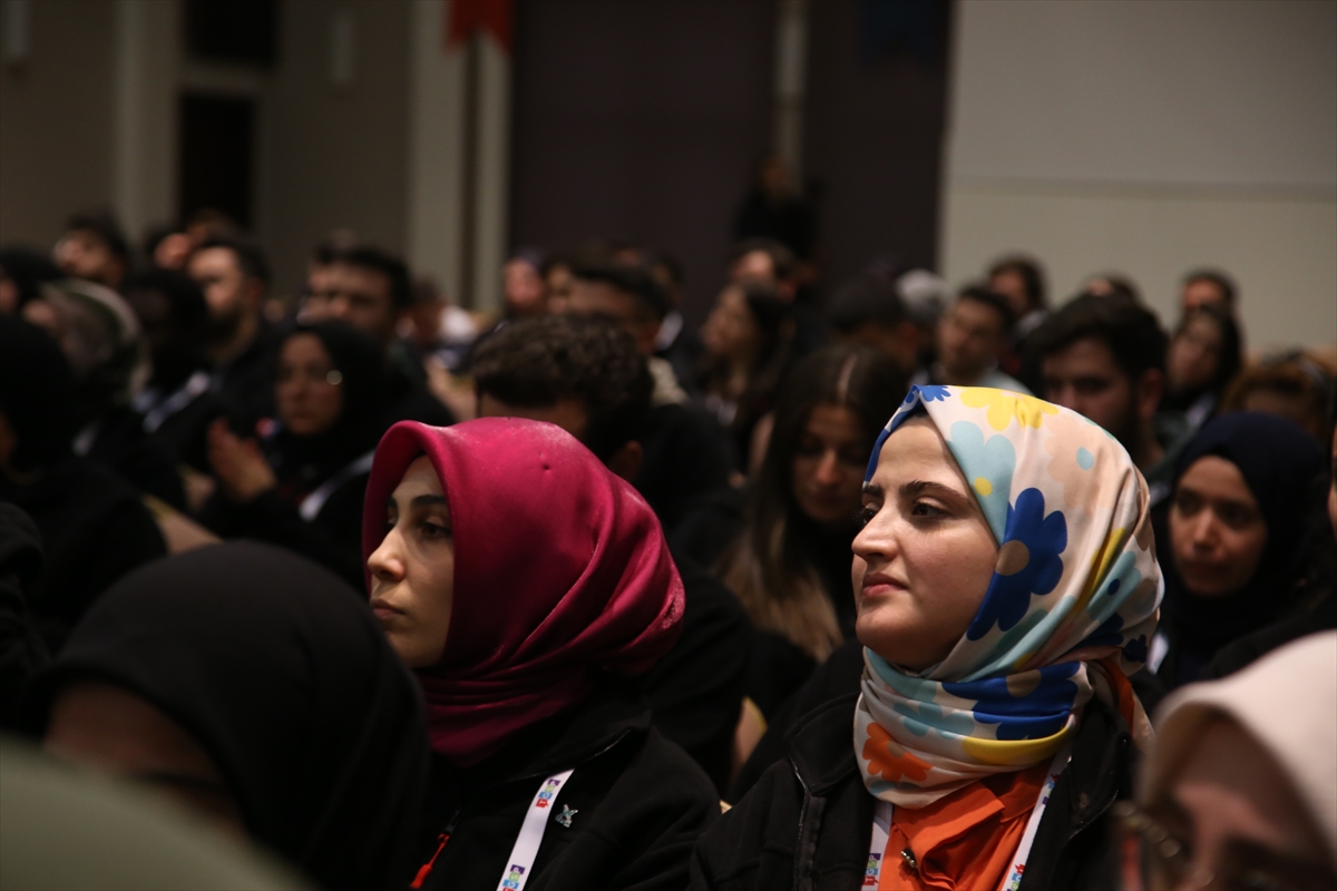 "6. Gençlik Liderliği Eğitim Programı" Antalya'da başladı