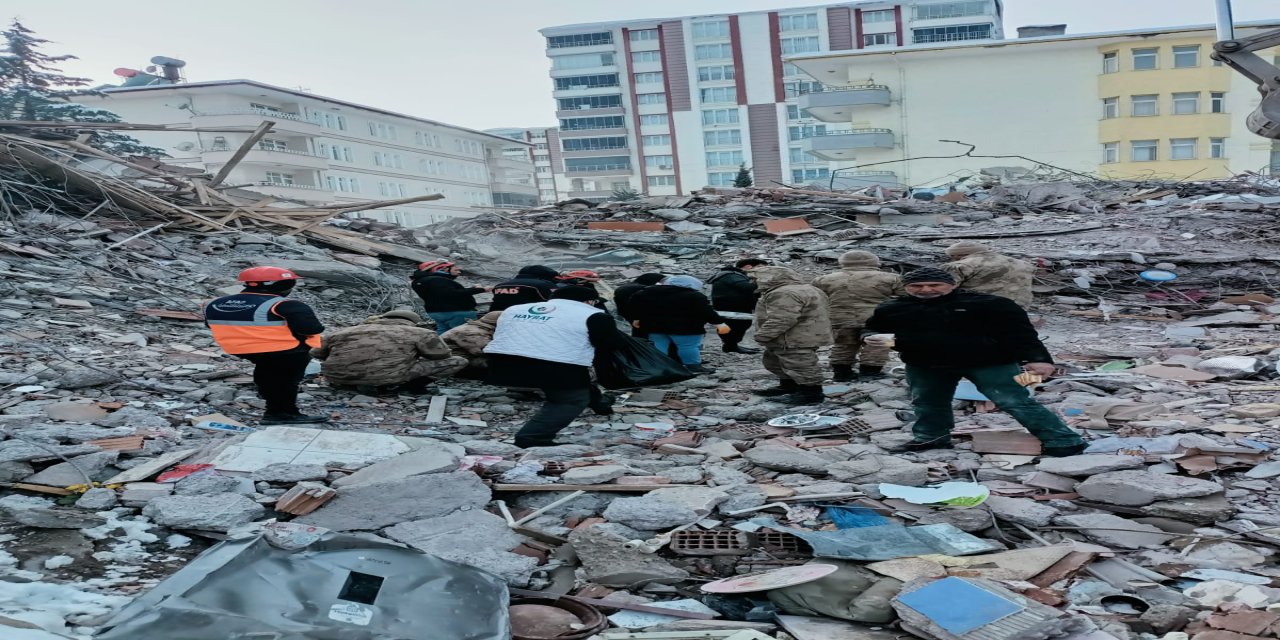 "DEPREM ALANINDA ÇALIŞMALAR DEVAM EDİYOR"