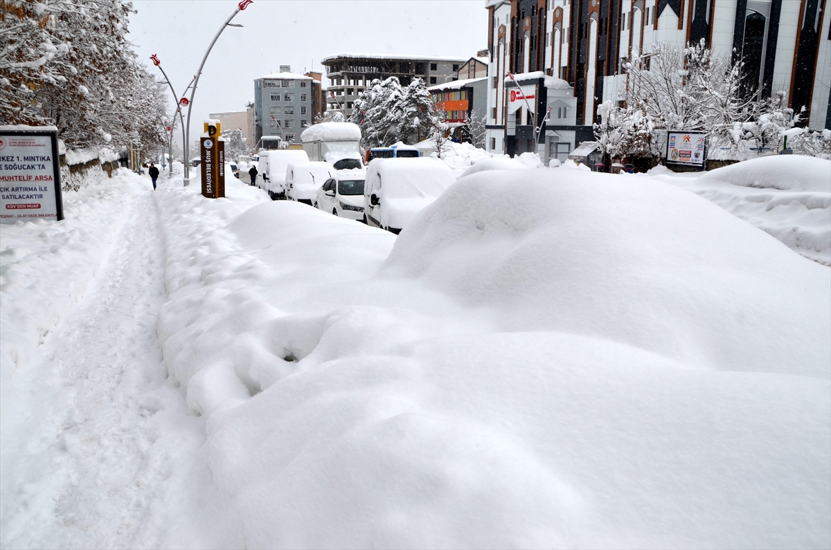 1120 yerleşim biriminin yolu kar nedeniyle kapandı