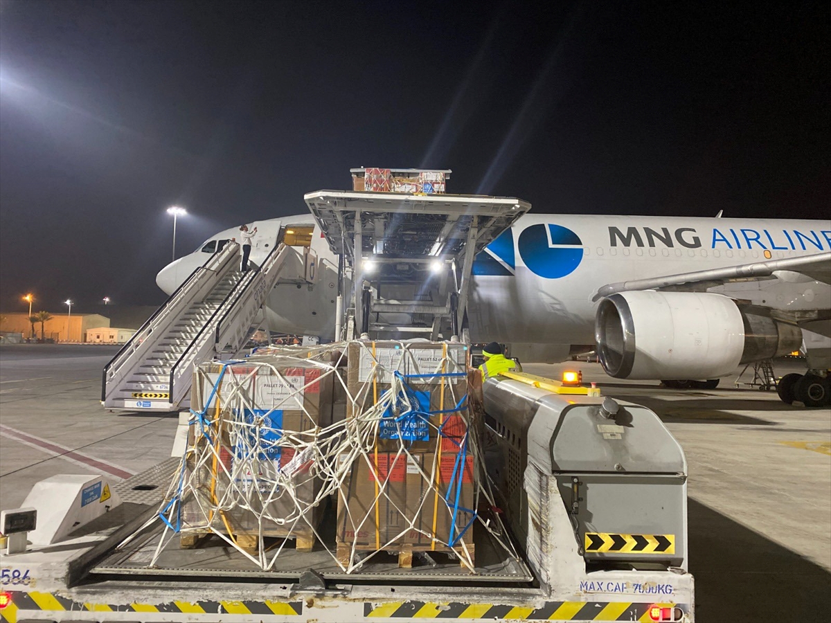 BAE'nin deprem nedeniyle Türkiye'ye insani yardımları sürüyor