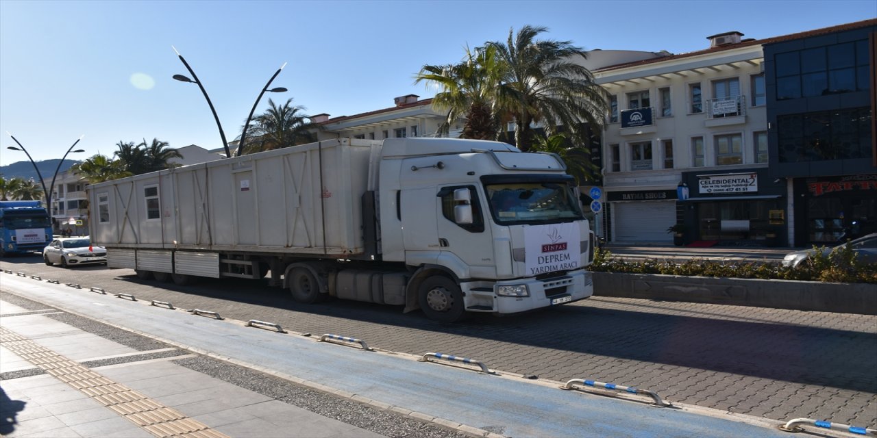 Muğla'dan deprem bölgesine yardımlar sürüyor