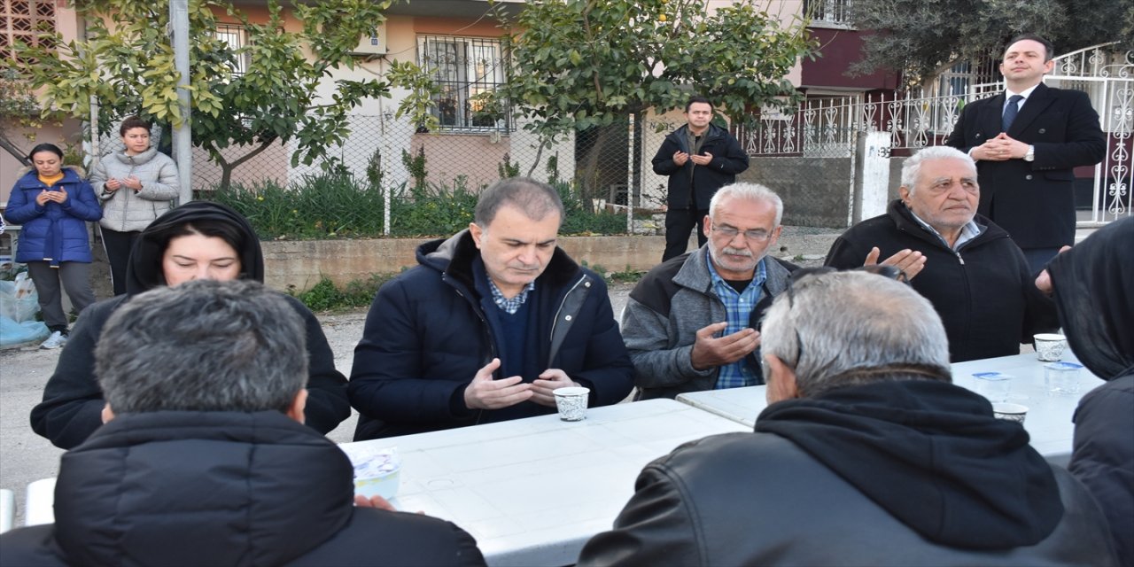 AK Parti Sözcüsü Çelik depremzedeleri ziyaret etti.