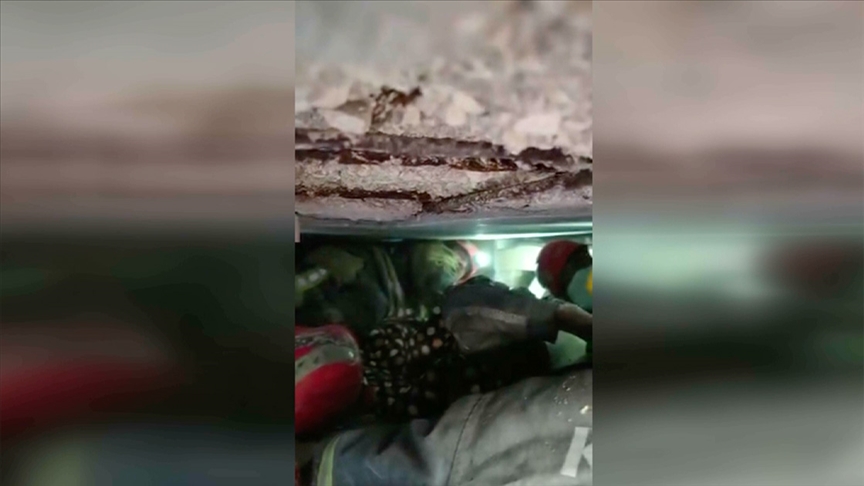 Hatay'da 11 yaşındaki Muhammed 128 saat sonra kurtarıldı