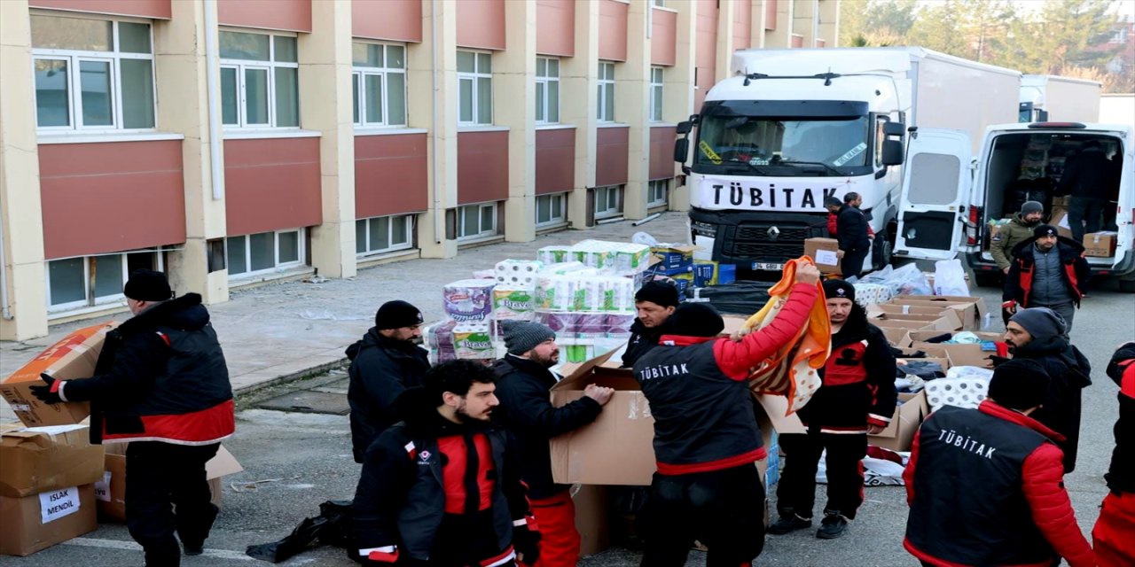 Sanayinin çarkları afetzedeler için dönüyor.