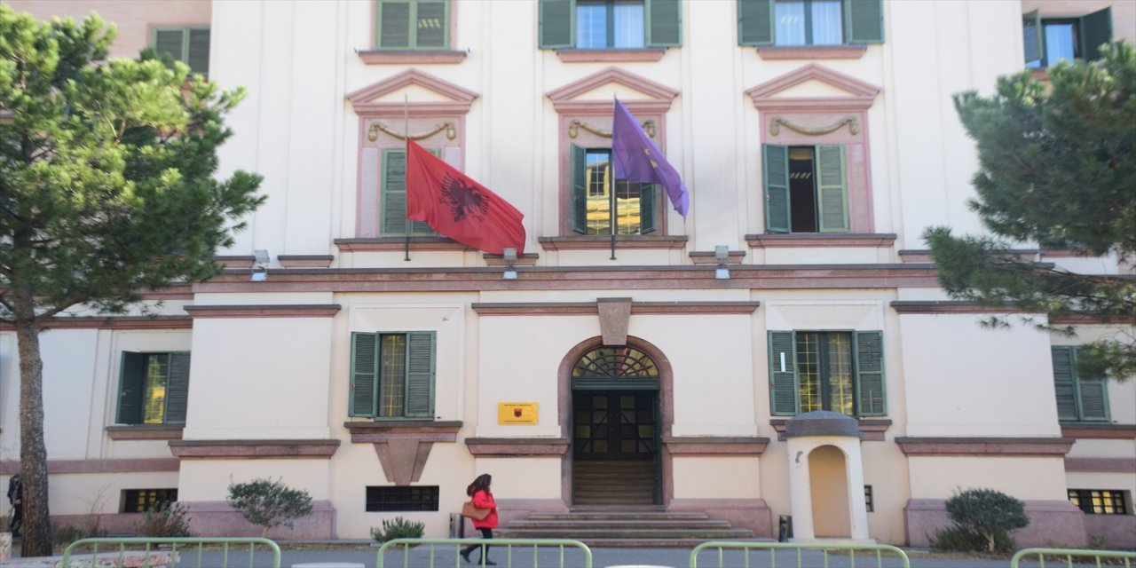 Arnavutluk ve Kuzey Makedonya'da 1 günlük yas uygulamaya girdi.